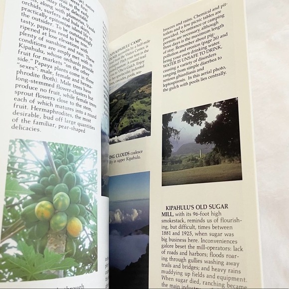 The Ultimate Kauai Guidebook 1995 & Maui's Hana Highway Book Bundle - Picture 11 of 13